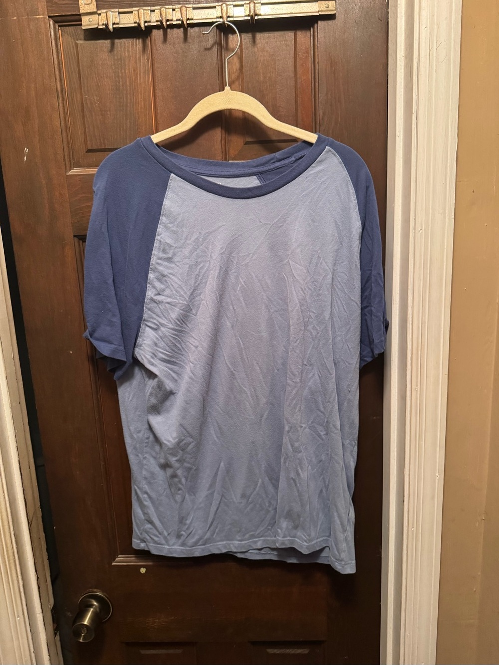 Men’s Large Old Navy Two-Tone Light and Dark Blue Raglan Tee